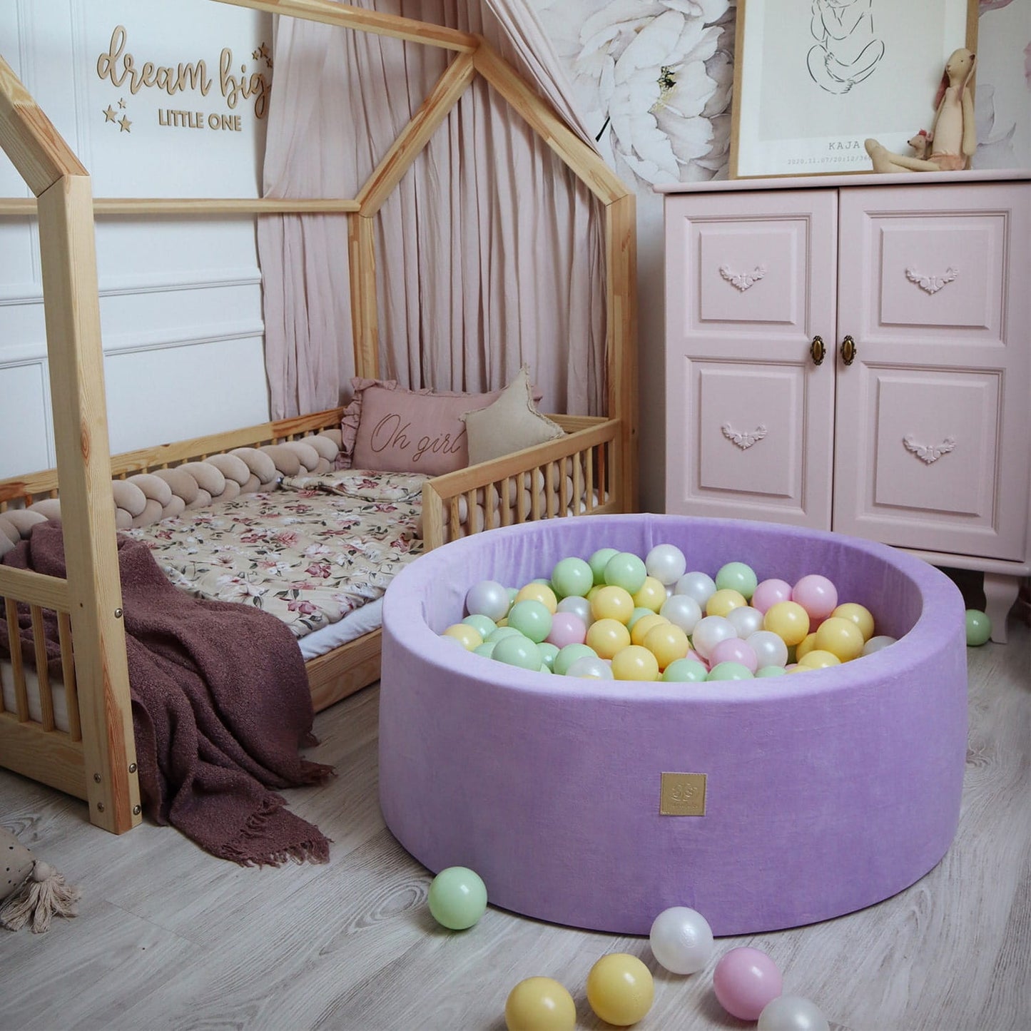 Round Ball Pit With 250 Balls, 90x30cm, Lilac, Velvet, Model Hocus Crocus