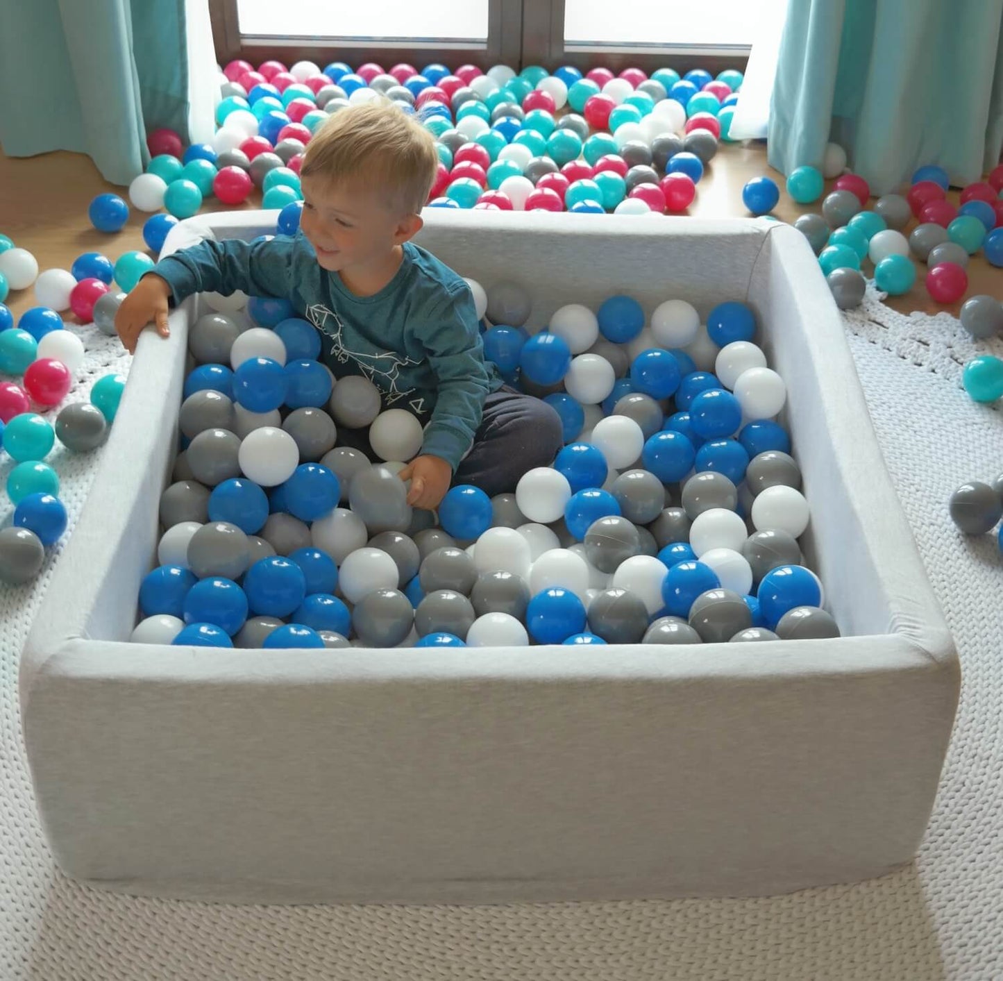 Velinda Soft Jersey Ball Pit with 150 Balls - 90x90cm - Baby & Kids Play Gift