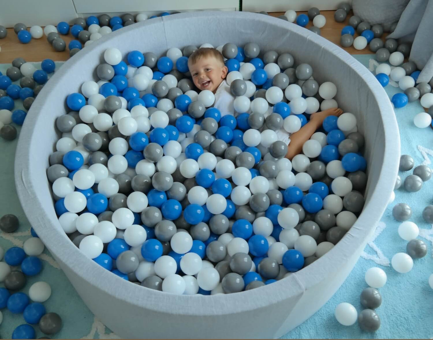 Velinda Large Round Grey Ball Pit with 1200 Balls - Soft Play - 120cm Kids Toy